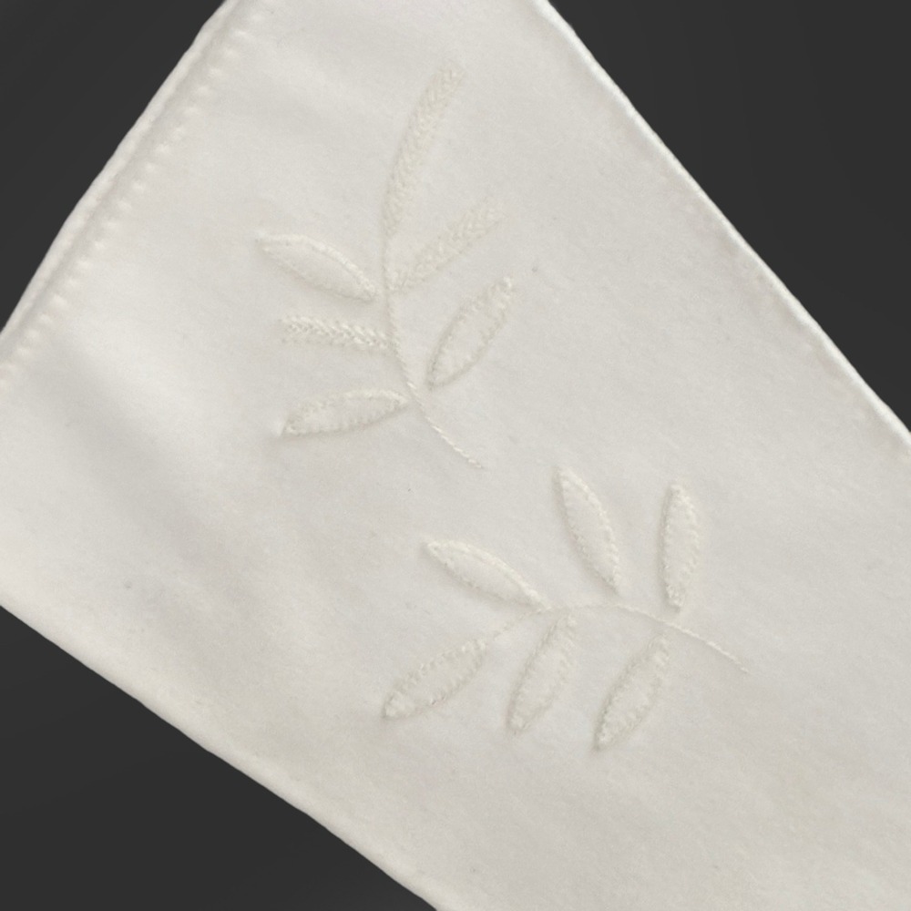 VTG White Embroidered Leaf Opera Gloves Long Formal Bridal Wedding Mid Century‎ - Picture 5 of 6